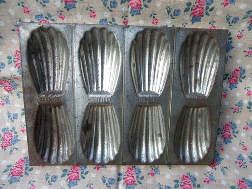 Moule madeleines métal - À, en