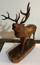Le brame (Raire) du cerf Bois
