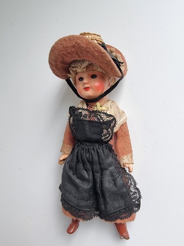 Poupée ancienne mignonnette - poupée,