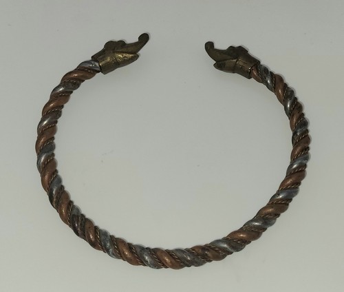 Ancien bracelet jonc - jonc, torsadé