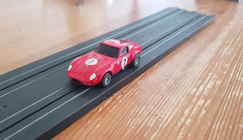 Superbe ferrari 250 - 1/64,