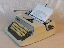 Superb "SCRIPT FONT" Adler Gabrele 25 Typewriter from 1971 W New Ribbon Fitted