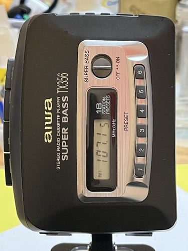 Aiwa portable radio - 🟡aiwa,