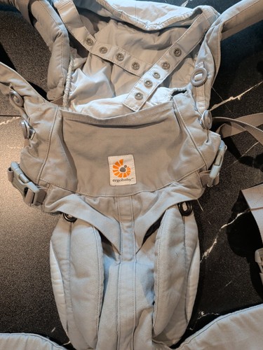 Ergo baby wearer - baby,