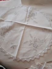 Napperon A Broder Creation