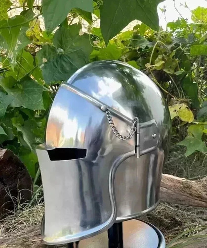 Casque barbute médiéval - de,