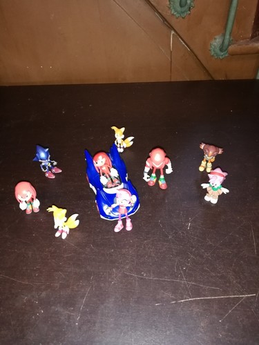 Lot pieces 9 figurine - 10,