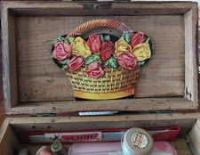 Ancienne boite  de couture en