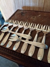 12 Fourchettes à Huîtres