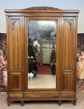 Armoire époque Art Déco en noyer