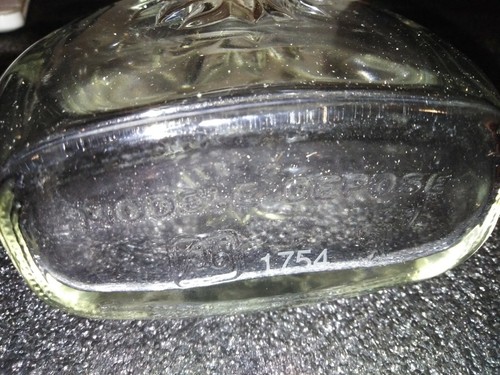 Carafe numéroté 1754 voir - carafe,