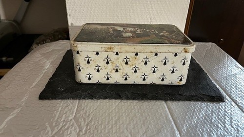 Boîte métallique ancienne - boîte,
