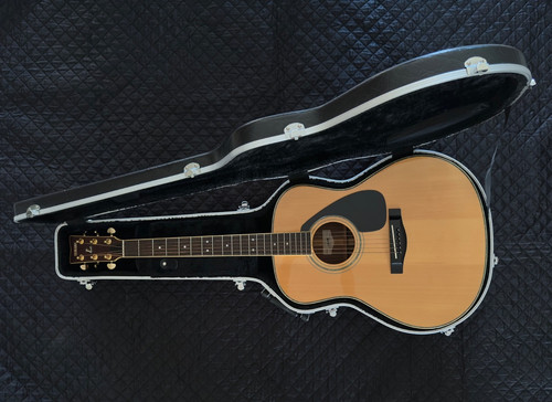 Guitare électro acoustique - ,