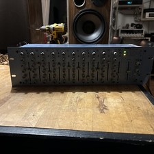 Alesis Multimix 12R Egalizer 