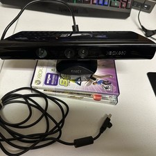 Microsoft 1414 Xbox 360 Kinect Sensor Bar & 2 Game Lot