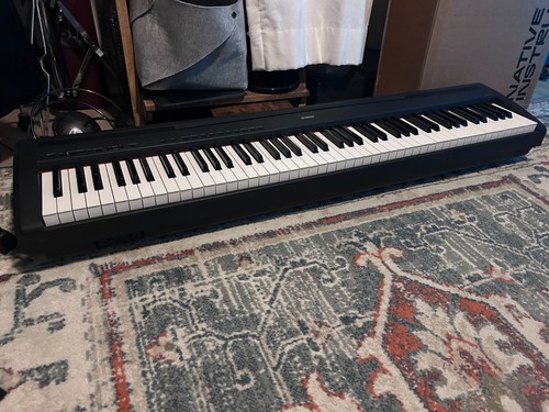 Yamaha digital piano - p-85, 88