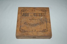 Ancien jeu de cubes alphabétique en bois vendu en l'état