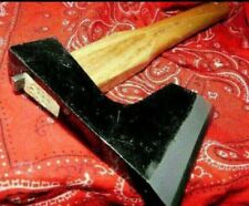 Ancien outil de travail du bois hache d'extérieur de camp fabriqué par le for...