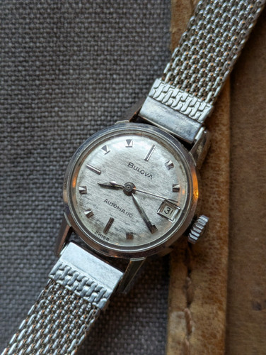 Montre ancienne femme - montre, bulova