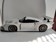 PORSCHE 911 GT1 1997  1/18 UT