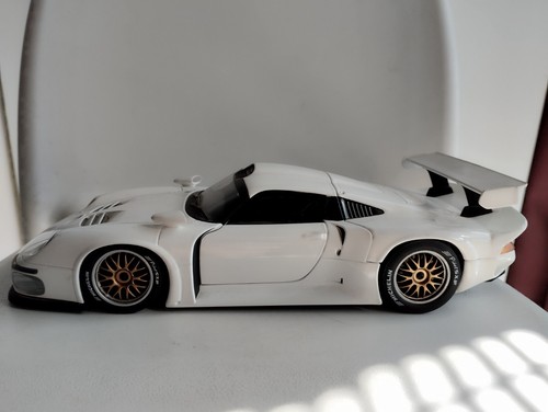 Porsche 911 gt1 - 1997,