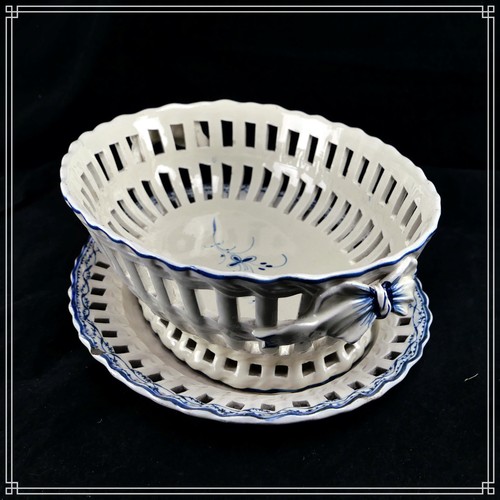 Corbeille sur presentoir - corbeille, en