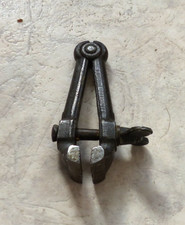 Ancien étau SER de serrage à