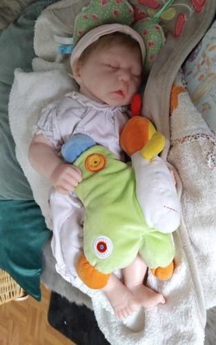 Joli bébé reborn silicone - joli,