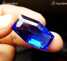 Pierre précieuse en vrac de forme fantaisie topaze bleue de 33,40 ct