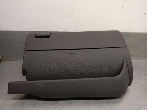 8l1857095 boîte gants - a,