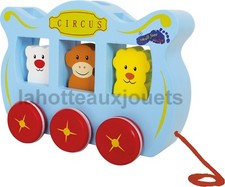 ROULOTTE DE CIRQUE A TIRER EN