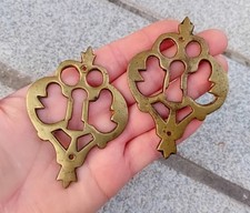 2 ANCIENNES ENTRÉES DE CLÉ SERRURE  DE MEUBLE en bronze ou laiton   N°109A