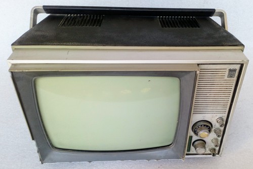 Ancien téléviseur portable - ancien,