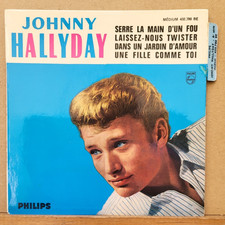 D - Johnny Hallyday  Trés
