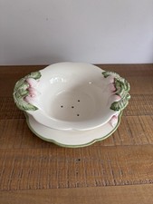 Plat Saladier Égouttoir En Faïence Barbotine Décor Radis Peint Main Vintage