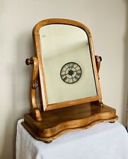 Coiffeuse de table, barbière