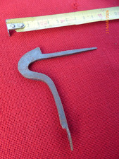 ancien mentonnet en fer forgé