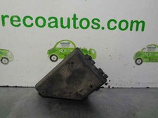 YQE103200R BOÎTES À FUSIBLES