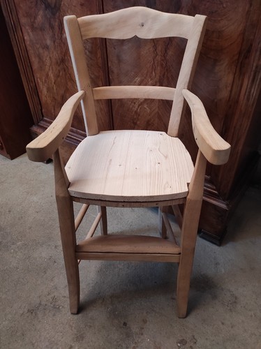 Ancienne chaise haute - haute, pour