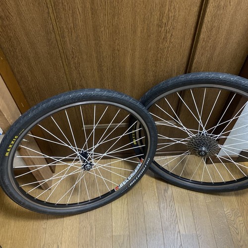 Ancien vtt roues avant - roues, et