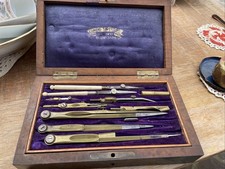 Ancienne Boîte De Compas