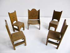 MOBILIER DE MAISON DE POUPÉE ANCIENNE 4 CHAISES, UN FAUTEUIL ASSORTIS BOIS GRAVÉ