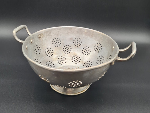 Passoire ancienne - , en