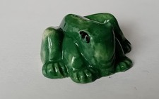 FEVE - FEVES  -    "ANIMAUX" - UNE JOLIE PETITE GRENOUILLE VERTE