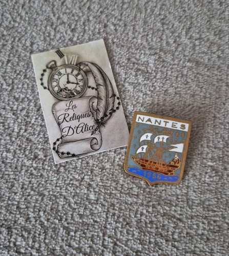 Insigne pucelle blason - /,