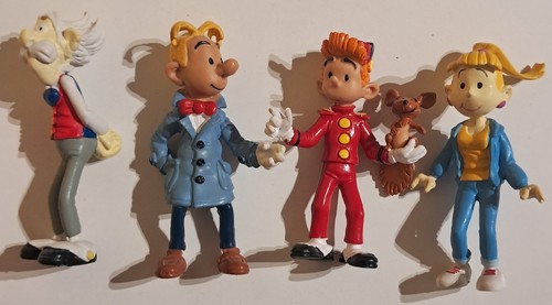 Tome janry 4 figurines - &,