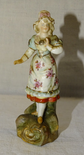 Jolie petite figurine - jolie,