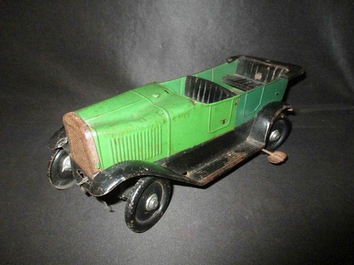 Ancienne grande voiture - ancienne, à
