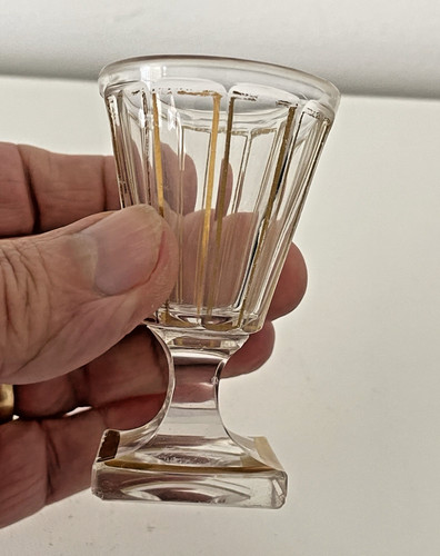 Petit verre pour - cave, à