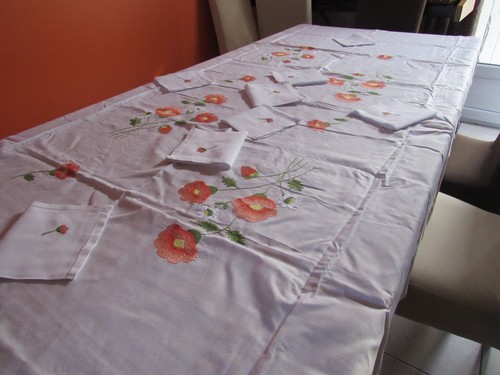 Jolie nappe table blanche - nappe,